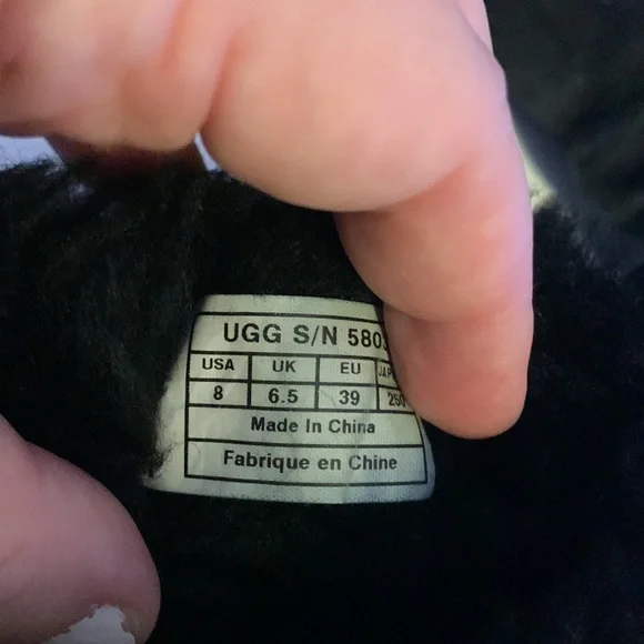 Bailey Button Ugg Short Ankle Boot - Picture 8 of 9